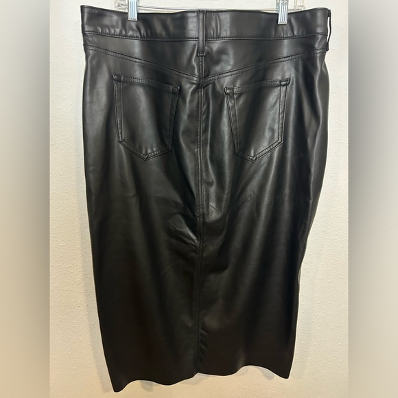 Torrid Black Faux Leather Skirt Size 16 - Picture 5 of 9